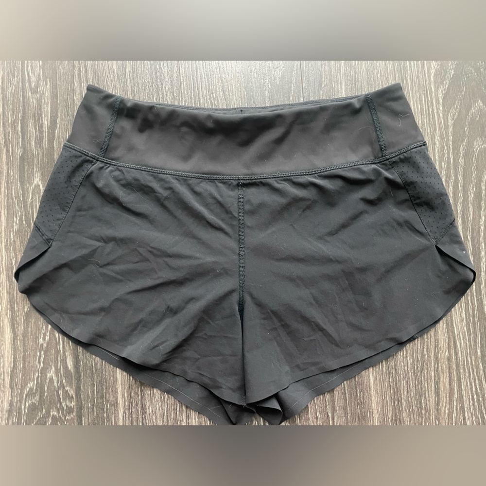 Athleta Run With It 3.5” Short Size Small